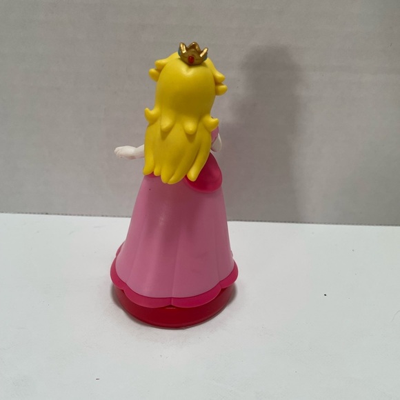 Princess Peach Super Smash Bros Amiibo Nintendo - Picture 2 of 2